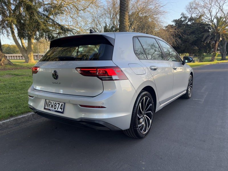 2021 Volkswagen Golf TSI LIFE 1.4L PETROL, photo 3