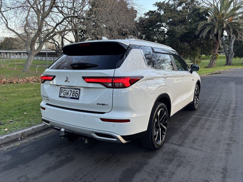 2022 Mitsubishi Outlander XLS PHEV 7 SEATER, photo 3