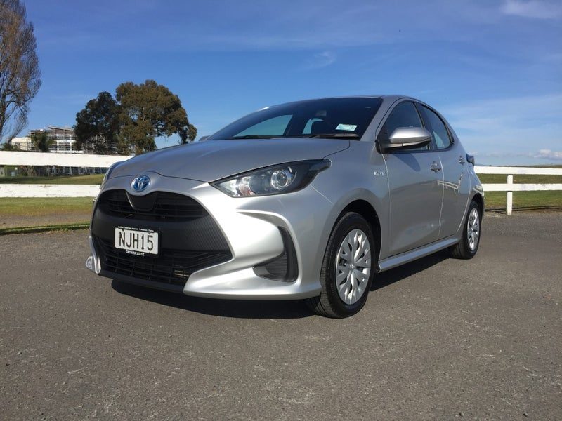 2021 Toyota Yaris GX 1.5L HYBRID, photo 3