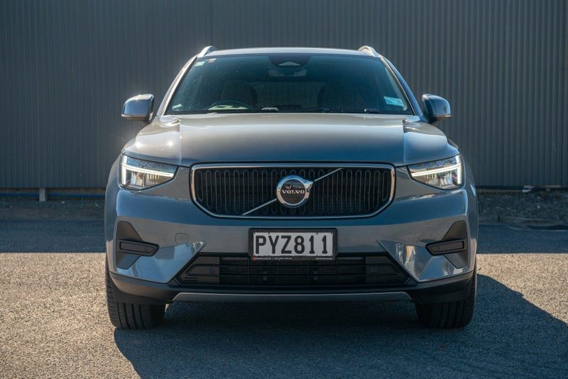 2023 Volvo XC40 B4 Plus 2.0P MHT, photo 2