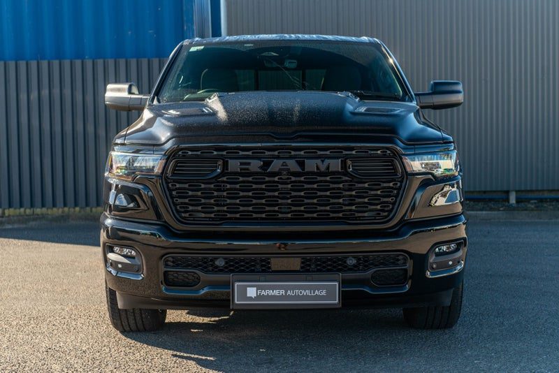 2026 Ram 1500 Express Black Edition, photo 2