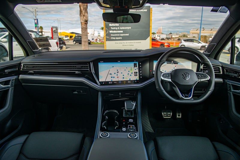 2026 Volkswagen Touareg R PHEV 4MOTION, photo 3