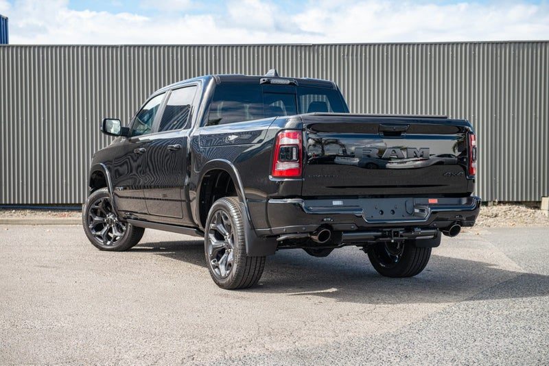 2026 Ram 1500 Limited I6 Rb Night, photo 3