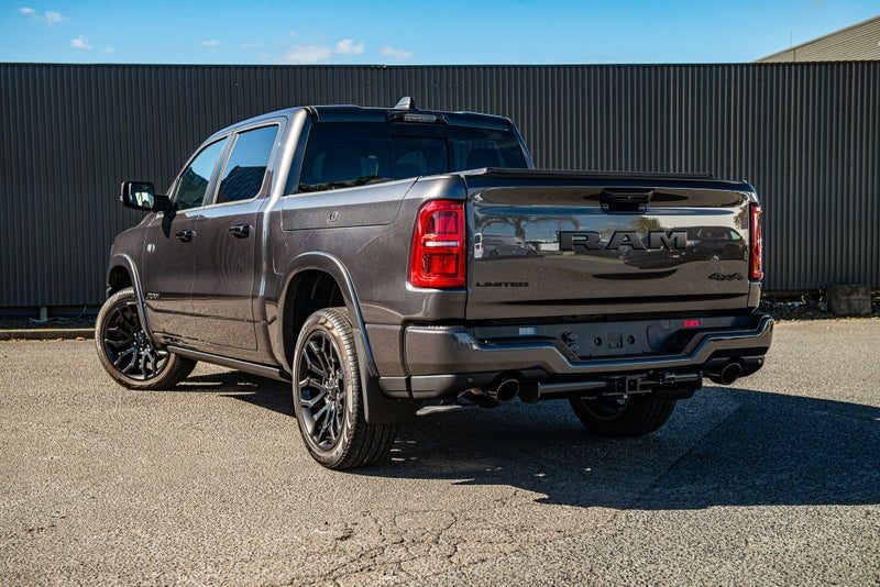 2026 Ram 1500 Limited I6 Rb Night, photo 2
