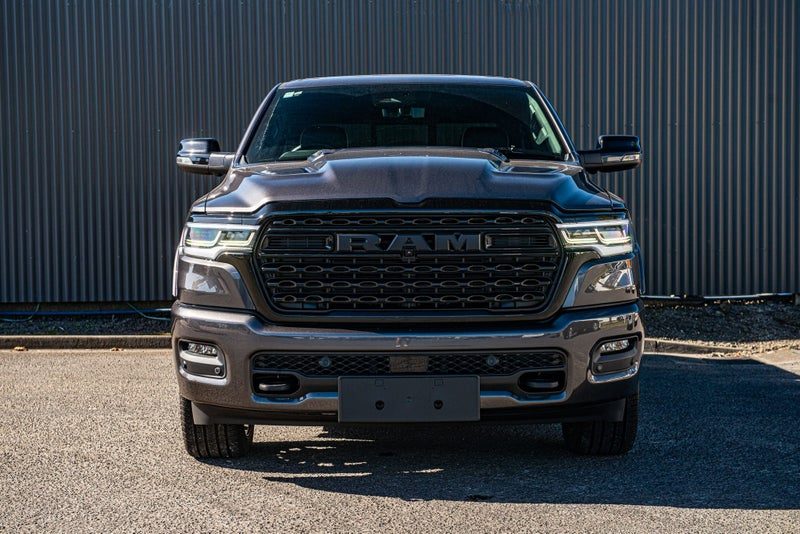 2026 Ram 1500 Limited I6 Rb Night, photo 3