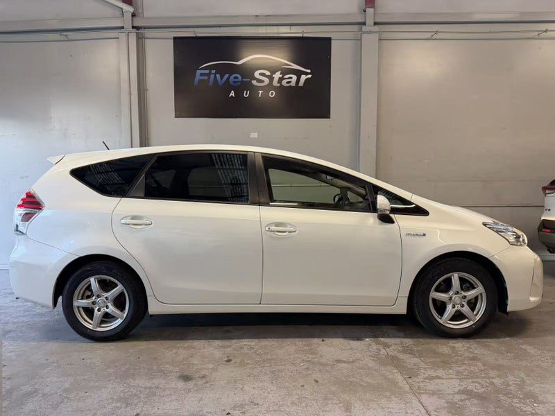 2017 Toyota Prius Alpha 7 Seats HYBRID, photo 3