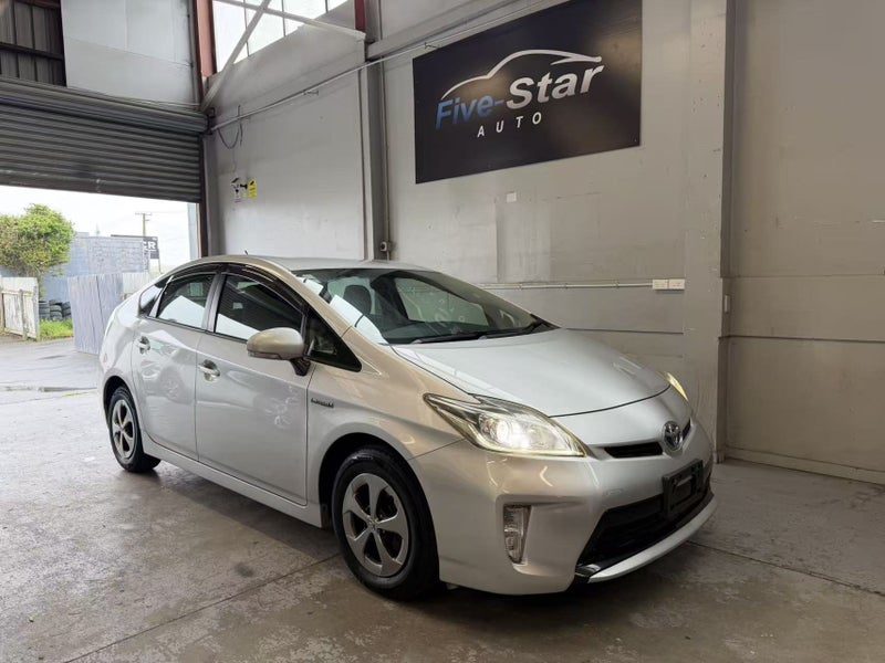 2012 Toyota Prius Hybrid Very LOW KMS
