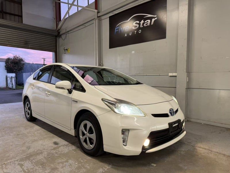 2013 Toyota Prius Hybrid, main photo