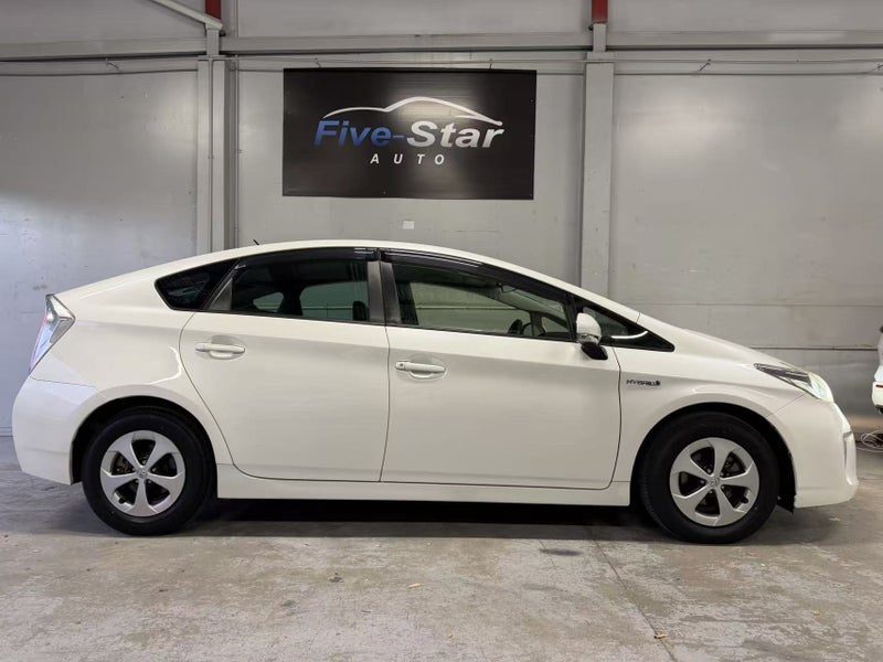 2013 Toyota Prius Hybrid, photo 3