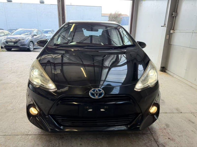 2015 Toyota Aqua G HYBRID, photo 2