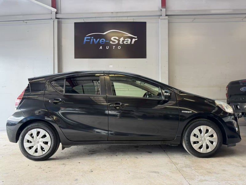 2015 Toyota Aqua G HYBRID, photo 3