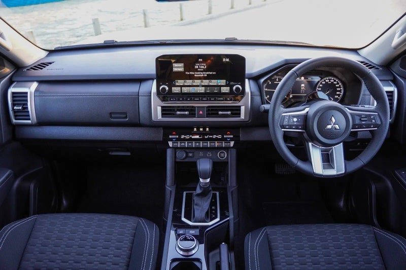 2026 Mitsubishi Triton GLX-R 4x4 auto, photo 2