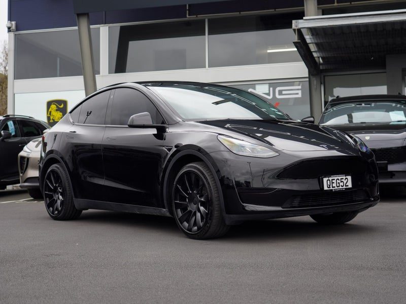 2023 Tesla Model Y Rear Wheel Drive, photo 2