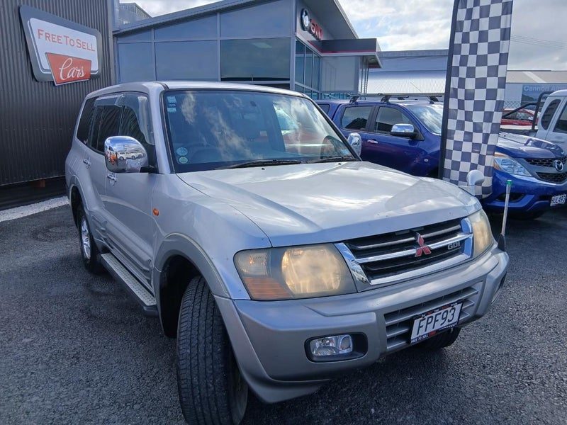 2001 Mitsubishi Pajero 3.5 4WD 7 Seater, photo 3
