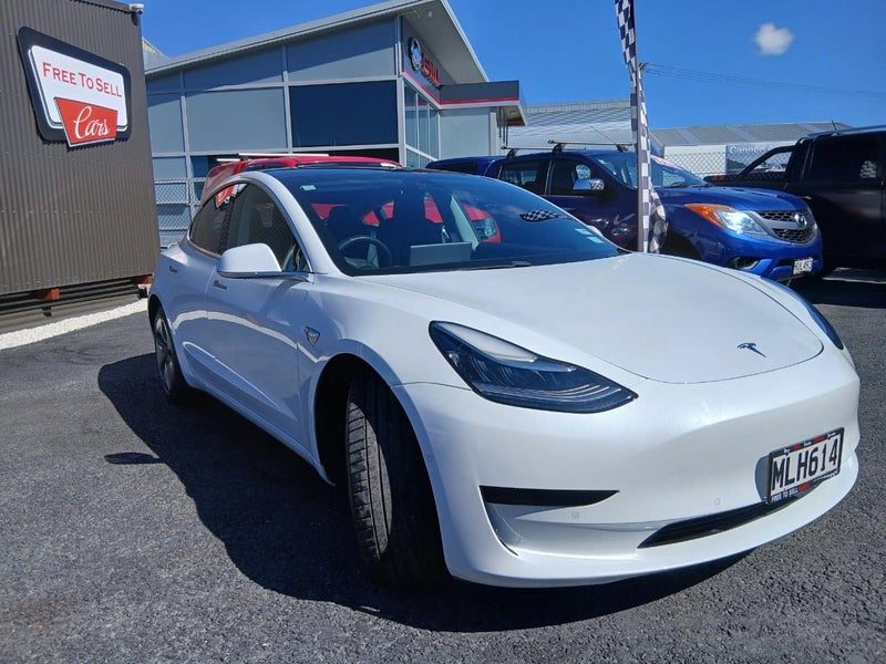 2019 Tesla Model 3 Standard Range +, photo 3