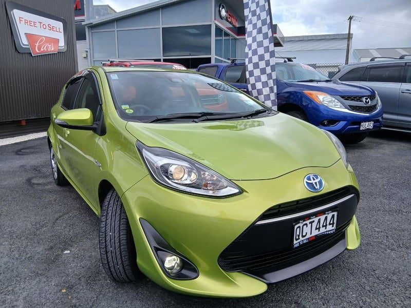 2017 Toyota Aqua HYBRID, photo 3
