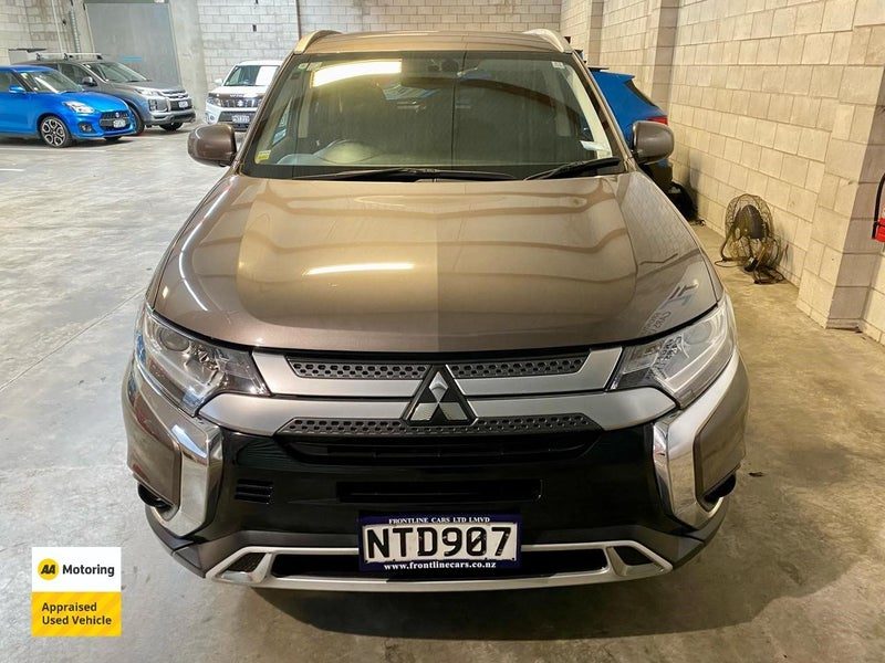 2021 Mitsubishi Outlander LS MODEL 2.4L 7 SEATER, photo 3
