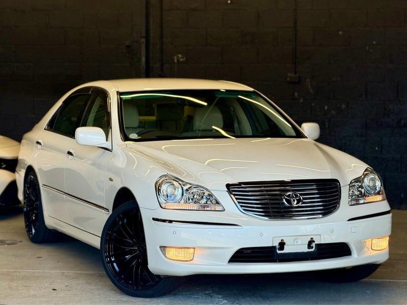 2004 Toyota Crown MAJESTA