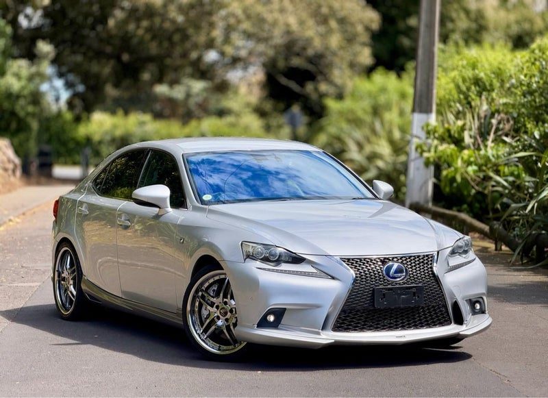 2013 Lexus IS300H F Sport, photo 2