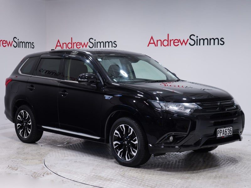 2015 Mitsubishi Outlander PHEV 4WD Auto, main photo