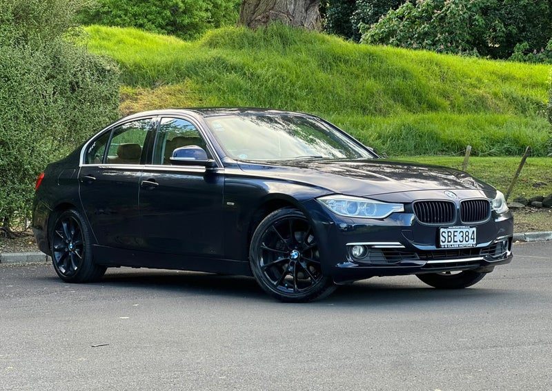 2013 BMW 320i Luxury