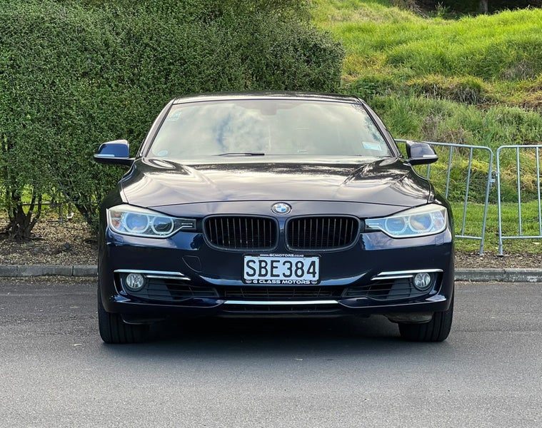 2013 BMW 320i Luxury, photo 2