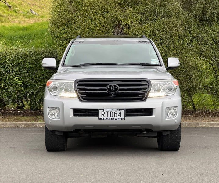 2013 Toyota Land Cruiser VX Limited, photo 2