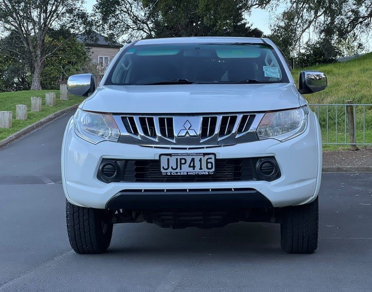 2015 Mitsubishi Triton GLXR, photo 2
