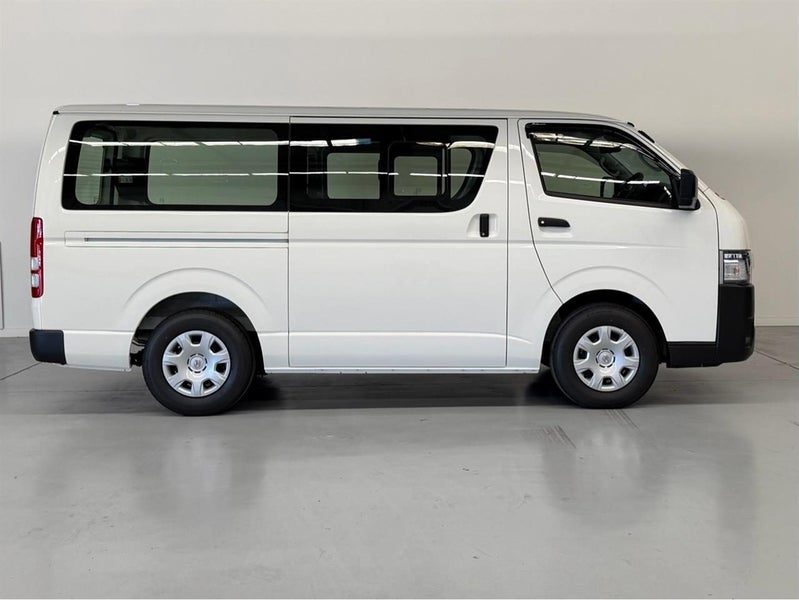 2026 Toyota Hiace DX, photo 3