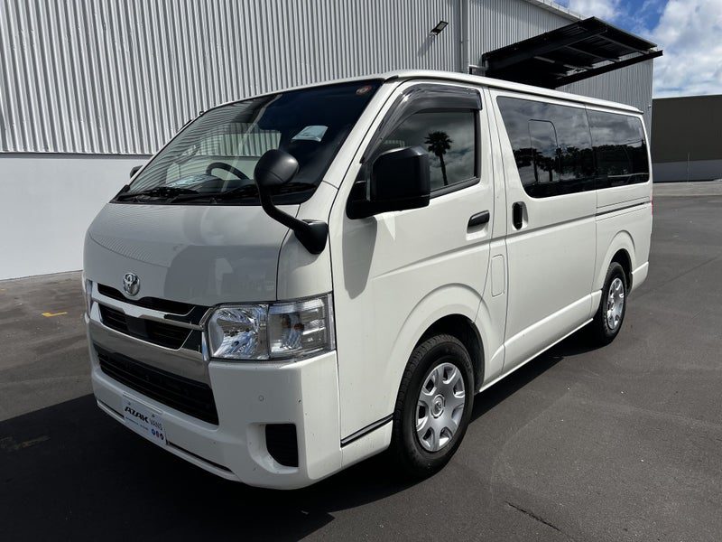 2026 Toyota Hiace DX, photo 3