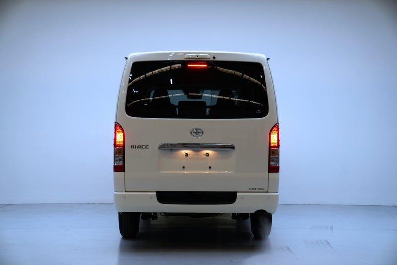 2026 Toyota Hiace DX, photo 3