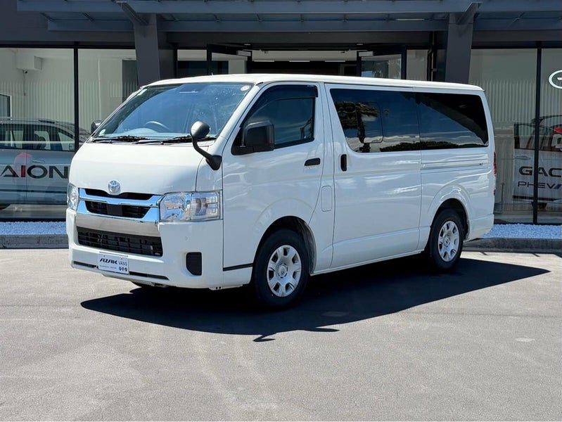 2026 Toyota Hiace DX, photo 2