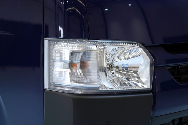 2026 Toyota Hiace DX, photo 2