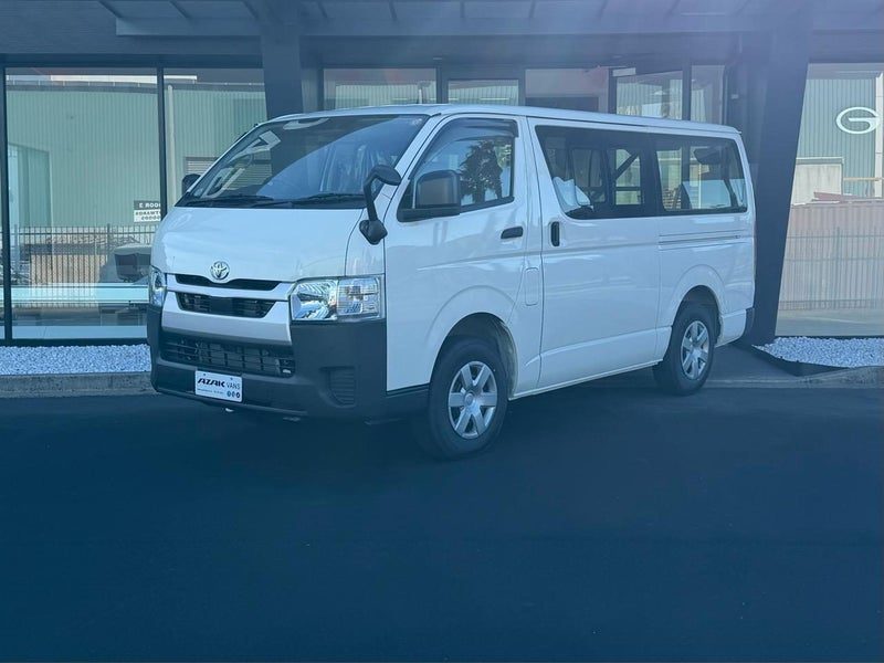 2026 Toyota Hiace DX, photo 3