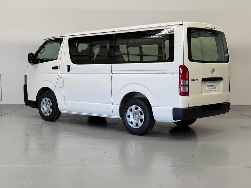 2026 Toyota Hiace DX, photo 3