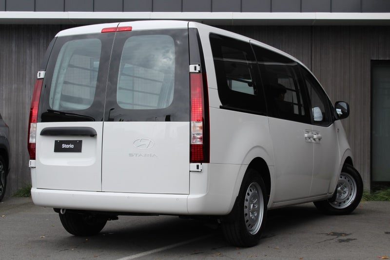 2026 Hyundai Staria Load 2.2Dt/8At, photo 3
