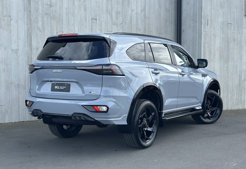 2026 Isuzu MU-X XT, photo 3