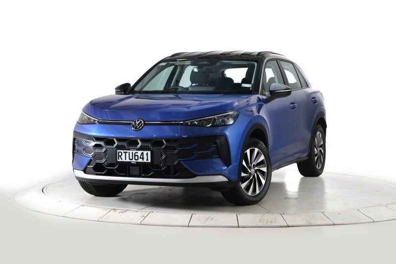 2026 Volkswagen T-Roc Life, main photo