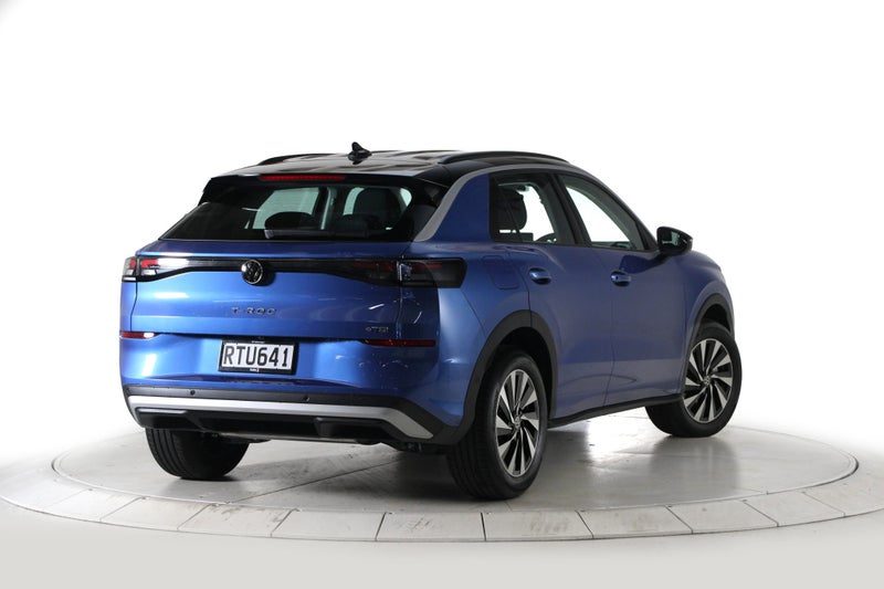 2026 Volkswagen T-Roc Life, photo 2