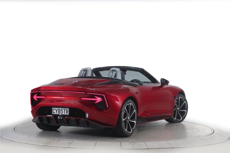 2025 MG Cyberster AWD Black Roof, photo 2