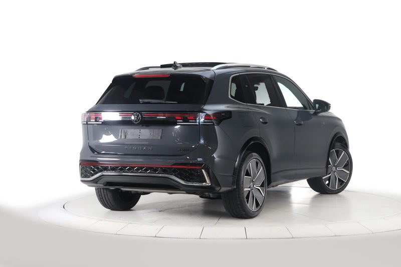 2026 Volkswagen Tiguan R-Line AWD, photo 2