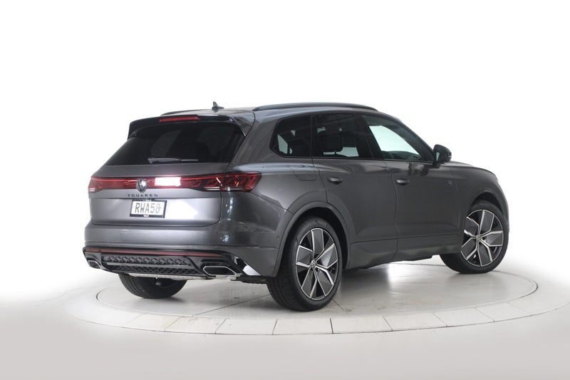 2026 Volkswagen Touareg V6S R-Line TDI, photo 2
