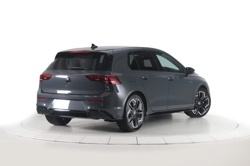 2026 Volkswagen Golf R-Line, photo 2