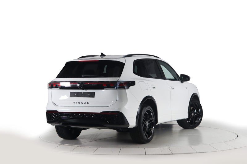 2026 Volkswagen Tiguan R-Line AWD, photo 2