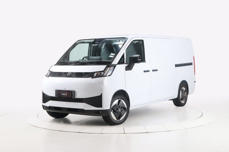 2026 Farizon V7E 67kWh, main photo