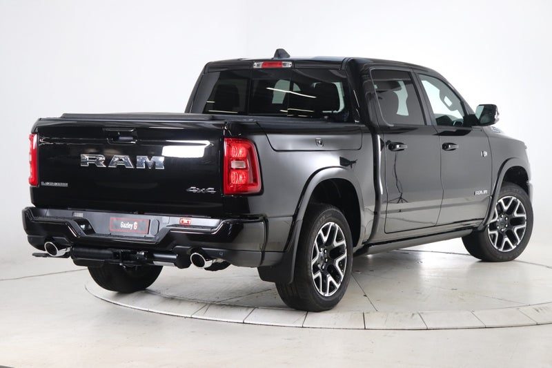 2026 Ram 1500 Laramie Sport, photo 3