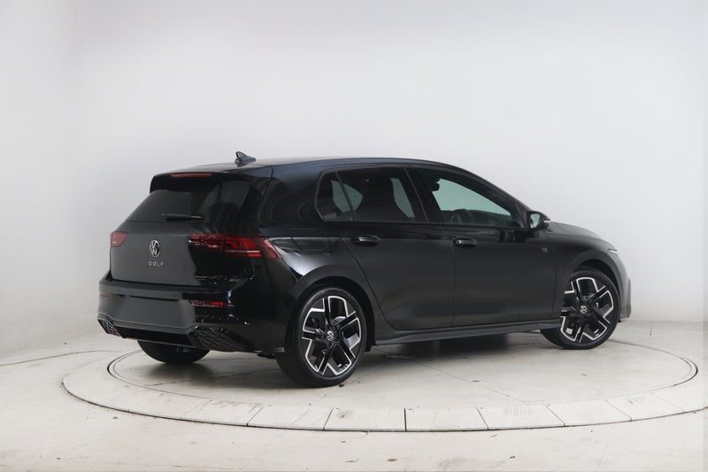 2026 Volkswagen Golf R-Line, photo 2