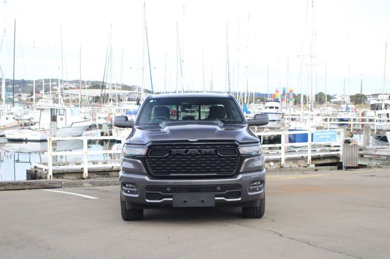2026 Ram 1500 Express Black ED SO, photo 3
