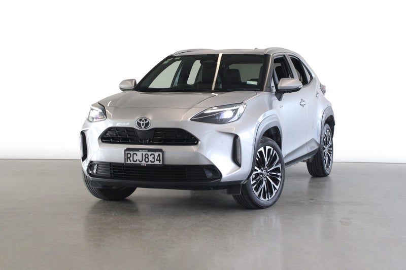 2025 Toyota Yaris Cross Limited 1.5PH/HD, main photo