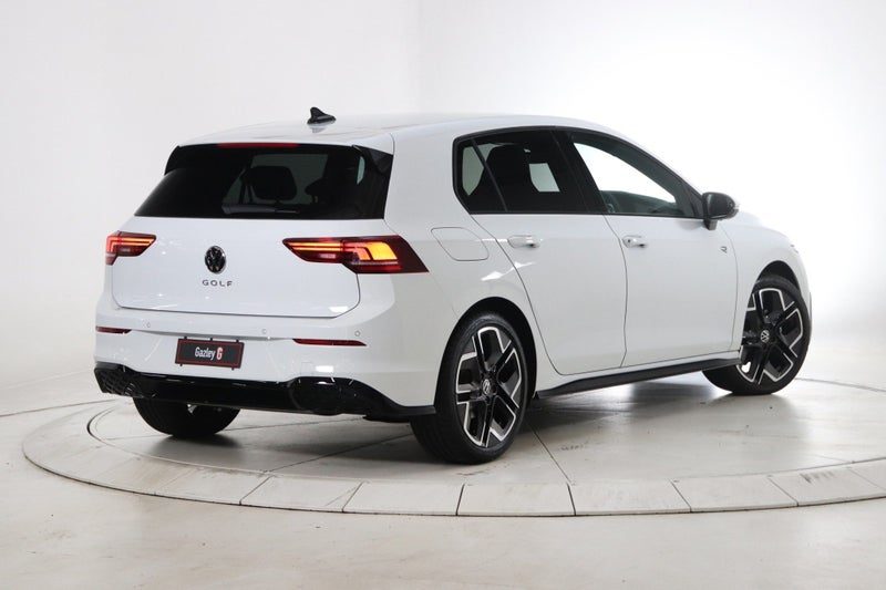 2025 Volkswagen Golf R-Line, photo 2